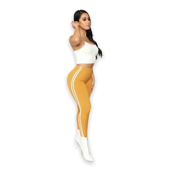 Feathers Womans Fleece-Lined Yellow White Striped High Waist Cropped Leggings - Picture 4 of 15